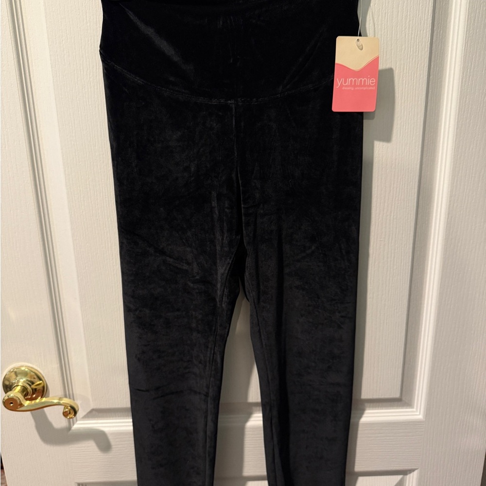 NWT! Yummie Black Velvet Leggings